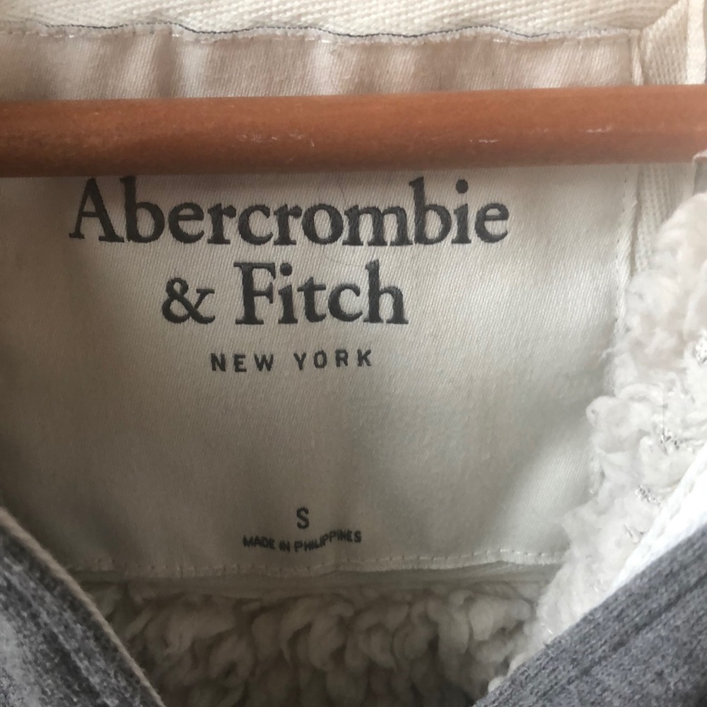 Excellent condition. Button up hoodie - Picture 5 of 5